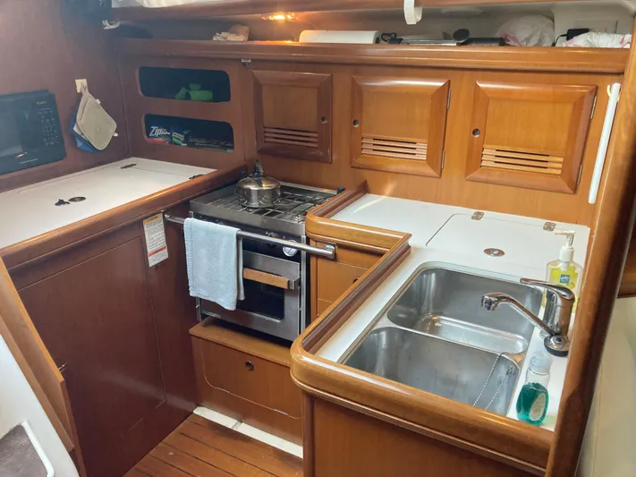 Zephyr Yacht Photos Pics 