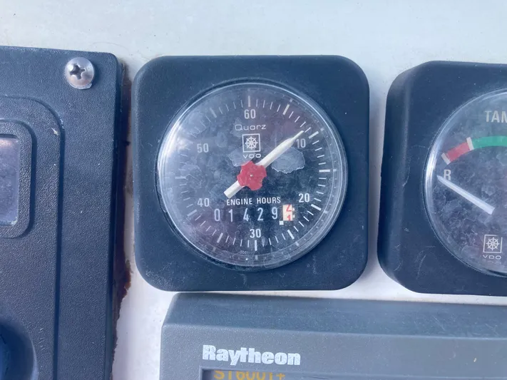 Zephyr Yacht Photos Pics 