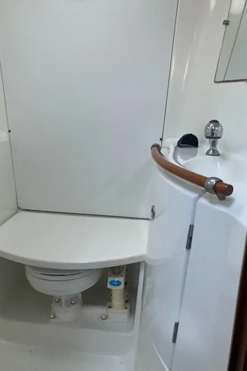 Zephyr Yacht Photos Pics 