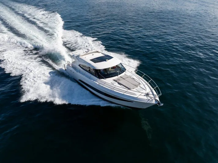 Riviera 5400 Sports Yacht Yacht Photos Pics 