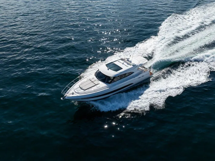 Riviera 5400 Sports Yacht Yacht Photos Pics 