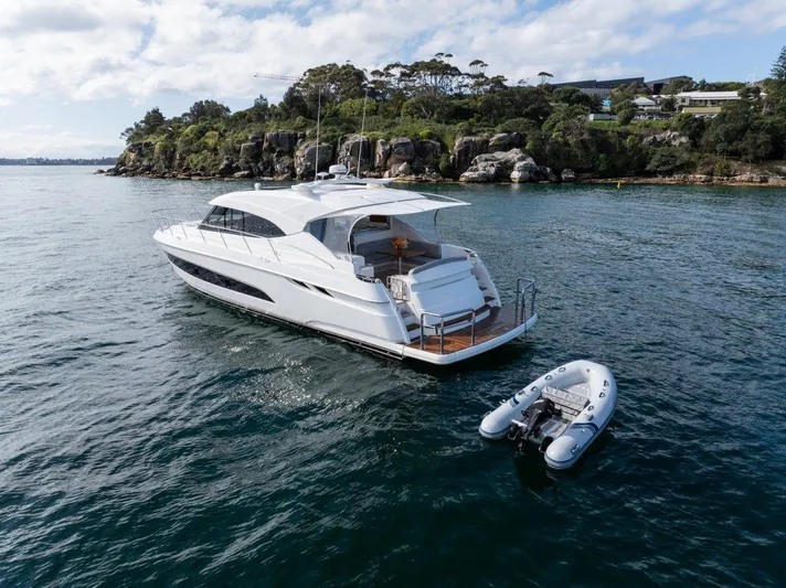 Riviera 5400 Sports Yacht Yacht Photos Pics 