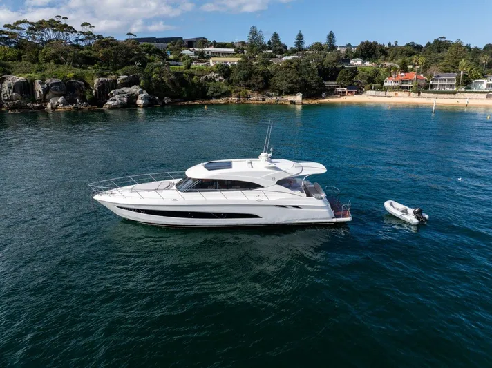 Riviera 5400 Sports Yacht Yacht Photos Pics 