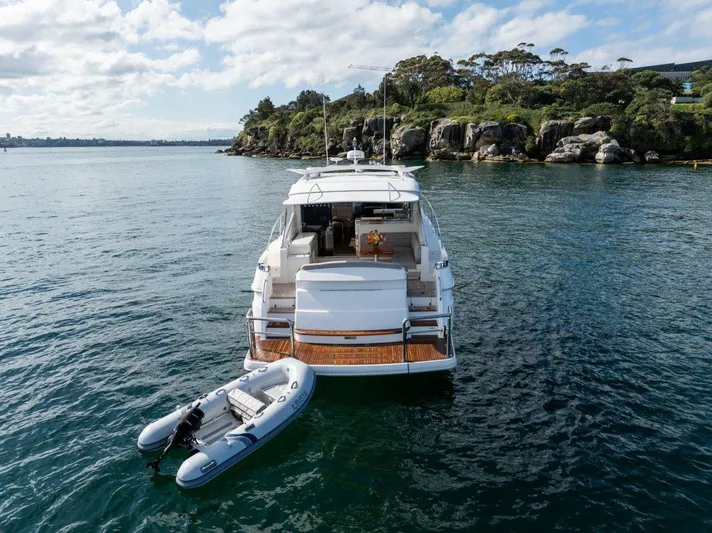 Riviera 5400 Sports Yacht Yacht Photos Pics 