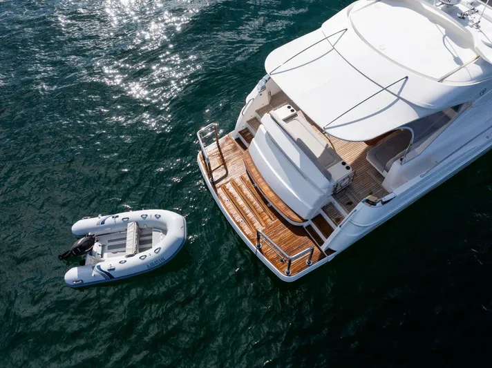 Riviera 5400 Sports Yacht Yacht Photos Pics 