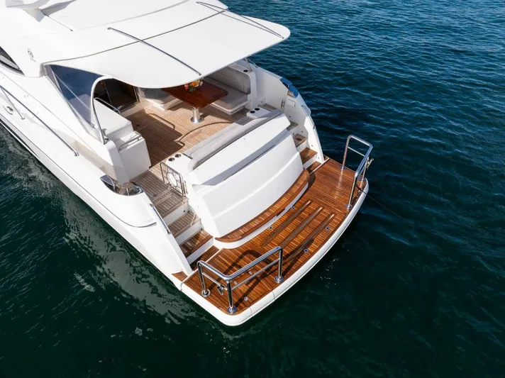 Riviera 5400 Sports Yacht Yacht Photos Pics 