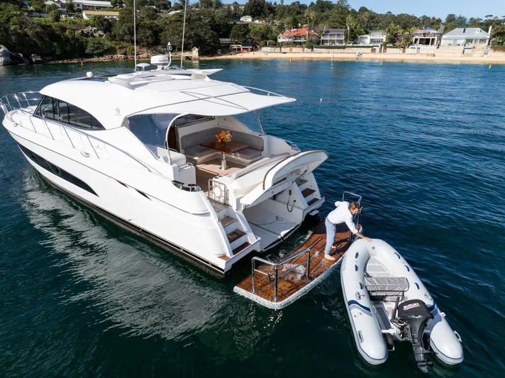 Riviera 5400 Sports Yacht Yacht Photos Pics 