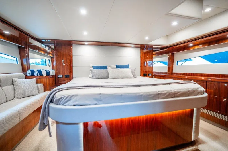 Riviera 5400 Sports Yacht Yacht Photos Pics 