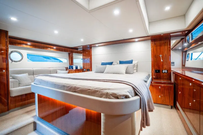 Riviera 5400 Sports Yacht Yacht Photos Pics 