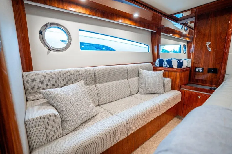 Riviera 5400 Sports Yacht Yacht Photos Pics 