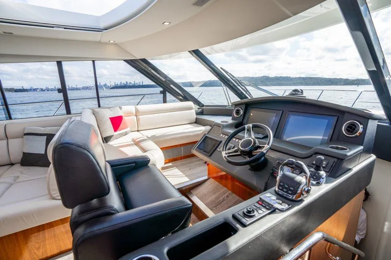 Riviera 5400 Sports Yacht Yacht Photos Pics 