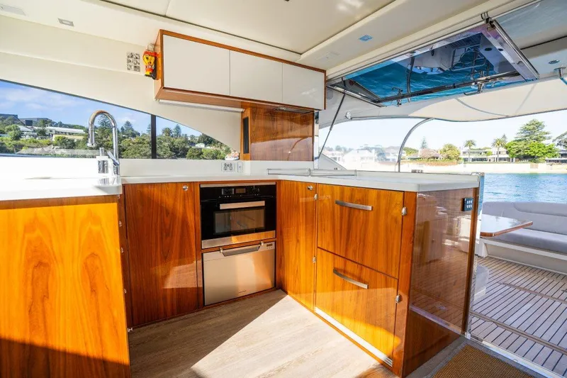 Riviera 5400 Sports Yacht Yacht Photos Pics 