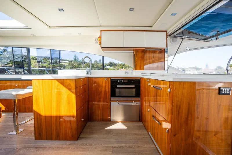 Riviera 5400 Sports Yacht Yacht Photos Pics 