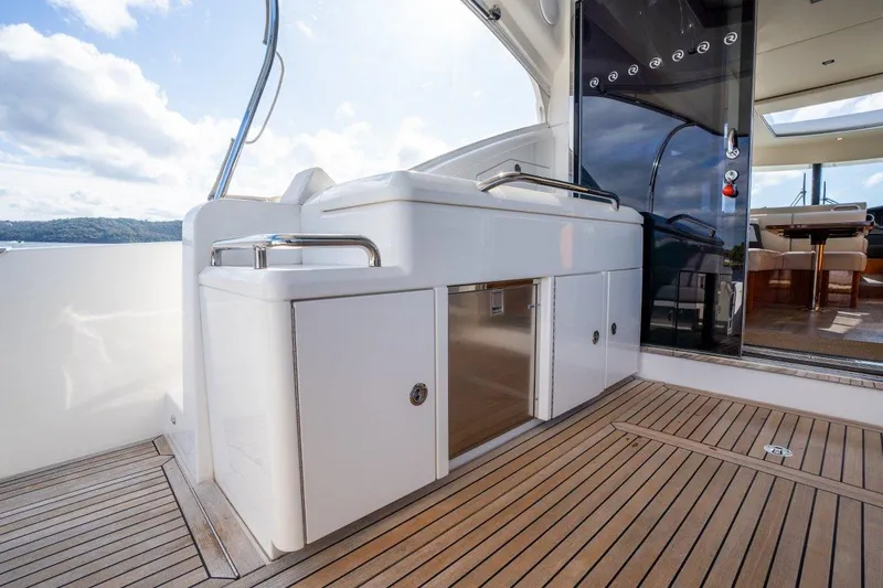 Riviera 5400 Sports Yacht Yacht Photos Pics 