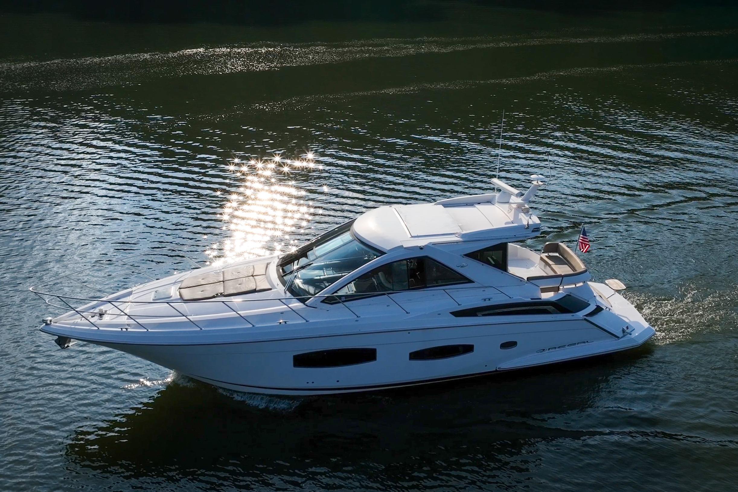 2015 Regal 53 Sport Coupe Motor Yachts for sale - YachtWorld