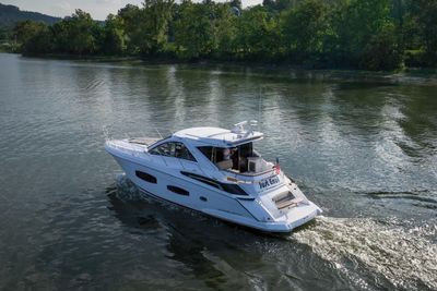 Yacht