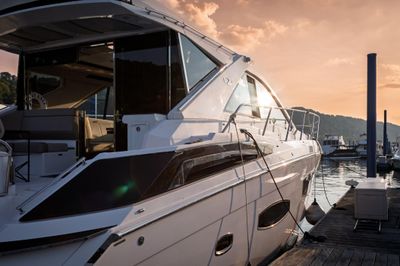 Yacht