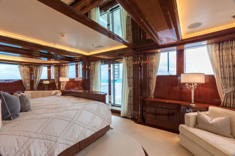 2010-214-codecasa-mega-yacht
