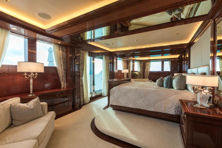 2010-214-codecasa-mega-yacht