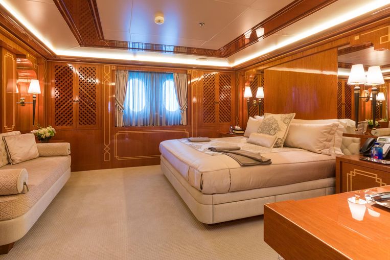 2010-214-codecasa-mega-yacht