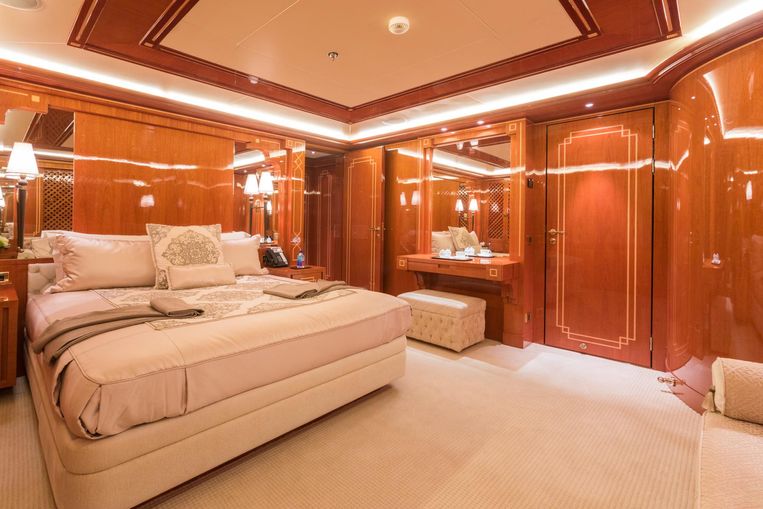 2010-214-codecasa-mega-yacht