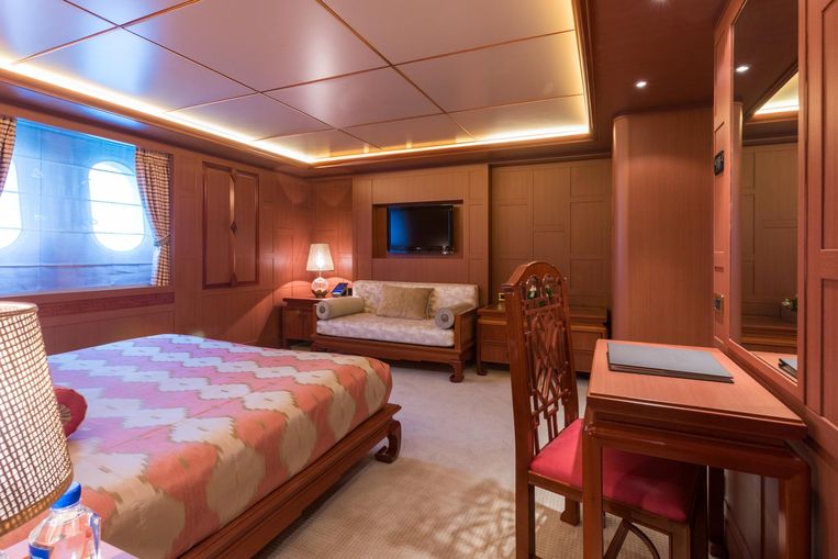 2010-214-codecasa-mega-yacht