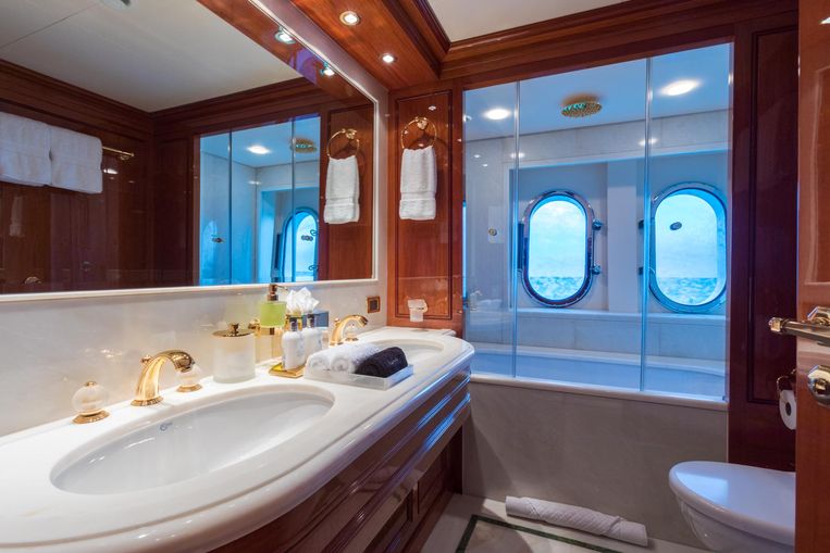 2010-214-codecasa-mega-yacht