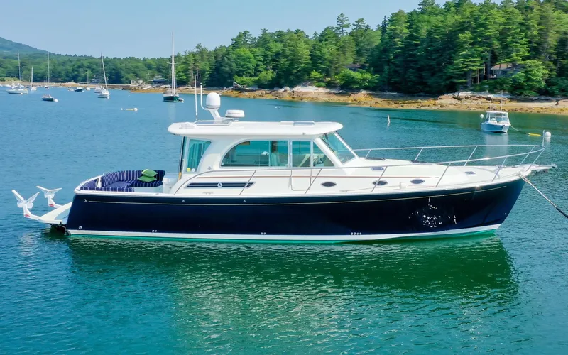 Foxy II Yacht Photos Pics Back Cove 41 - Foxy II