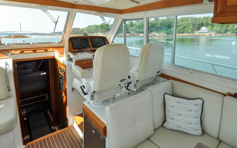 Foxy II Yacht Photos Pics Back Cove 41 - Foxy II