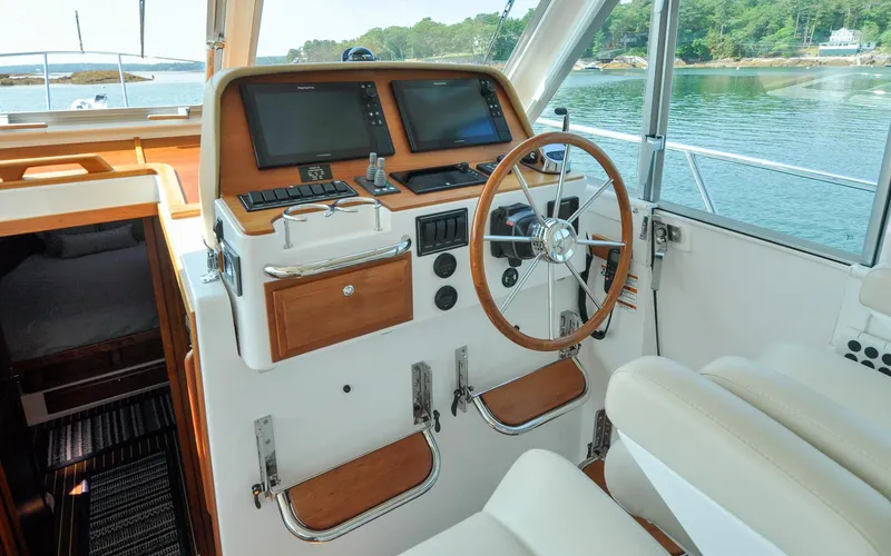 Foxy II Yacht Photos Pics Back Cove 41 - Foxy II