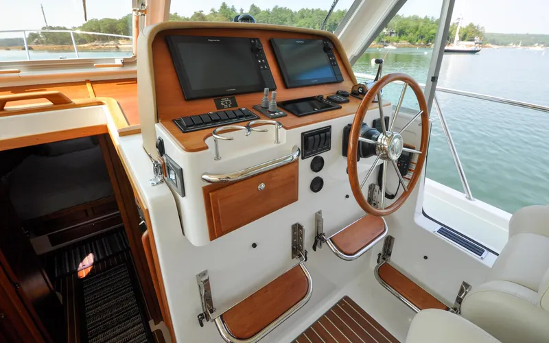 Foxy II Yacht Photos Pics Back Cove 41 - Foxy II