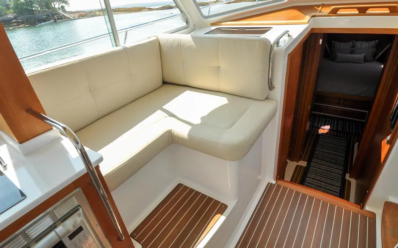 Foxy II Yacht Photos Pics Back Cove 41 - Foxy II