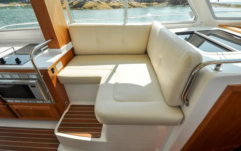 Foxy II Yacht Photos Pics Back Cove 41 - Foxy II