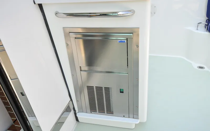 Foxy II Yacht Photos Pics Back Cove 41 - Foxy II