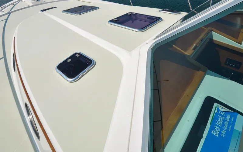 Foxy II Yacht Photos Pics Back Cove 41 - Foxy II