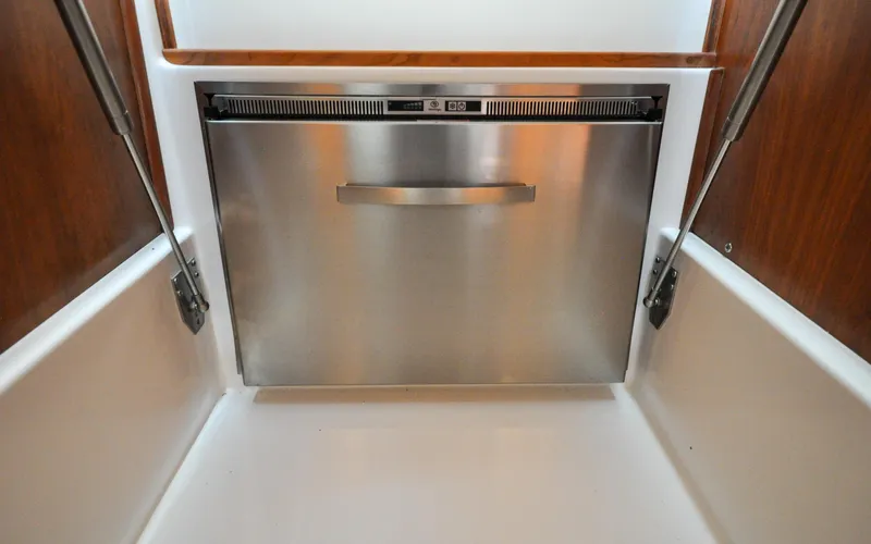 Foxy II Yacht Photos Pics Back Cove 41 - Foxy II