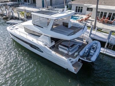 Yacht