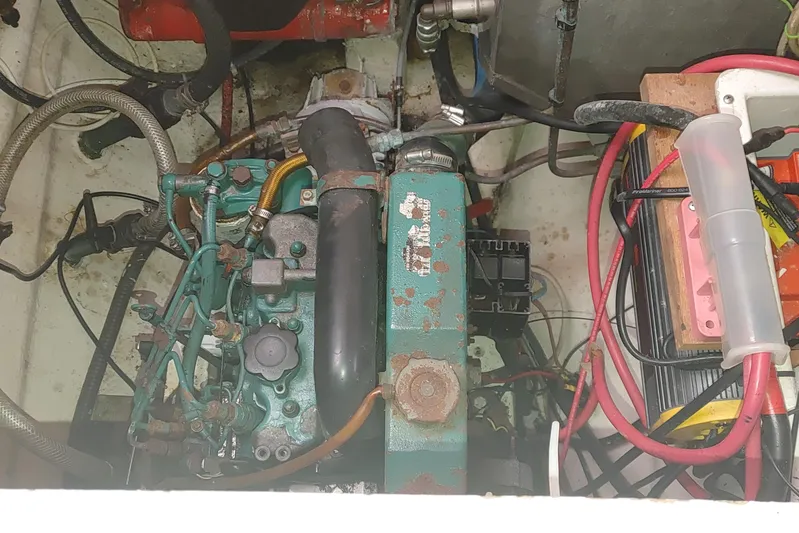 Yellowrock Yacht Photos Pics Engine compartment of a 1996 Alliaura Privilege 37 catamaran, showing mechanical components and wiring.