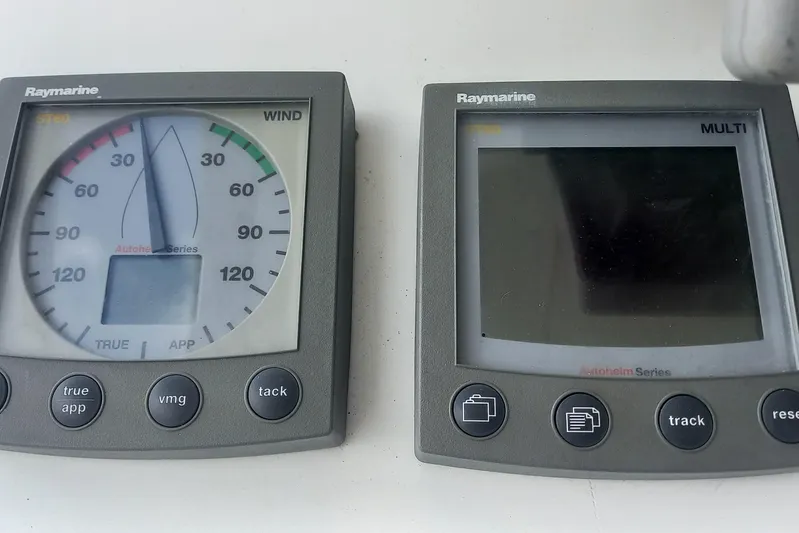 Yellowrock Yacht Photos Pics Raymarine wind and multi-display instruments on 1996 Alliaura Privilege 37 yacht.