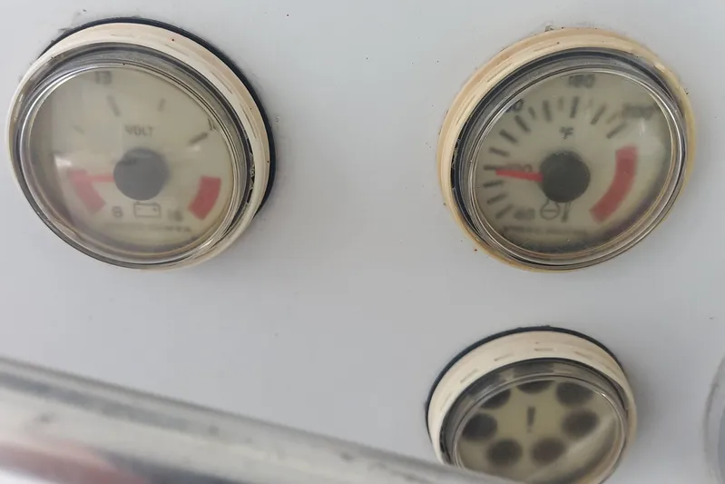 Yellowrock Yacht Photos Pics Close-up of gauges on a 1996 Alliaura Privilege 37 yacht dashboard.