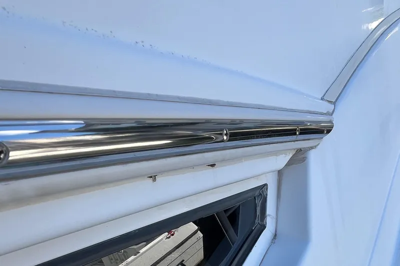 Two Can Do It II Yacht Photos Pics Close-up of 2000 Cruisers Yachts 4450 Motor Yacht's sleek exterior detailing.