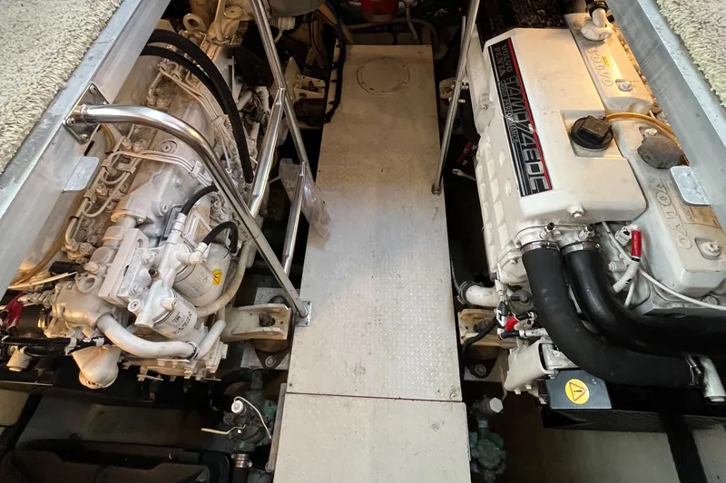 Two Can Do It II Yacht Photos Pics 