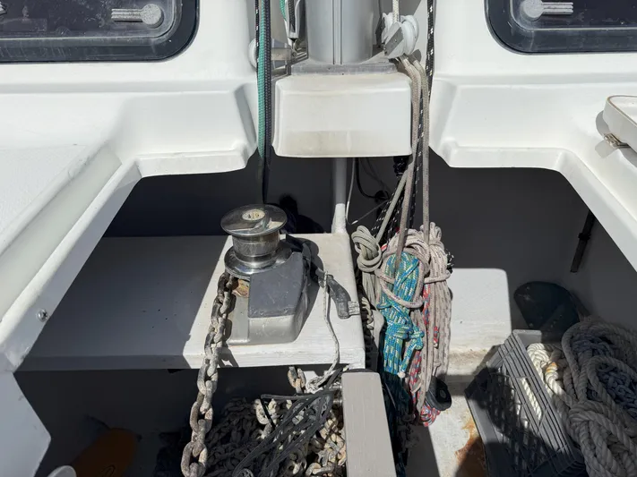 Brake Aweigh Yacht Photos Pics 2014 Fountaine Pajot Mahe 36 Evolution deck with ropes and winch.