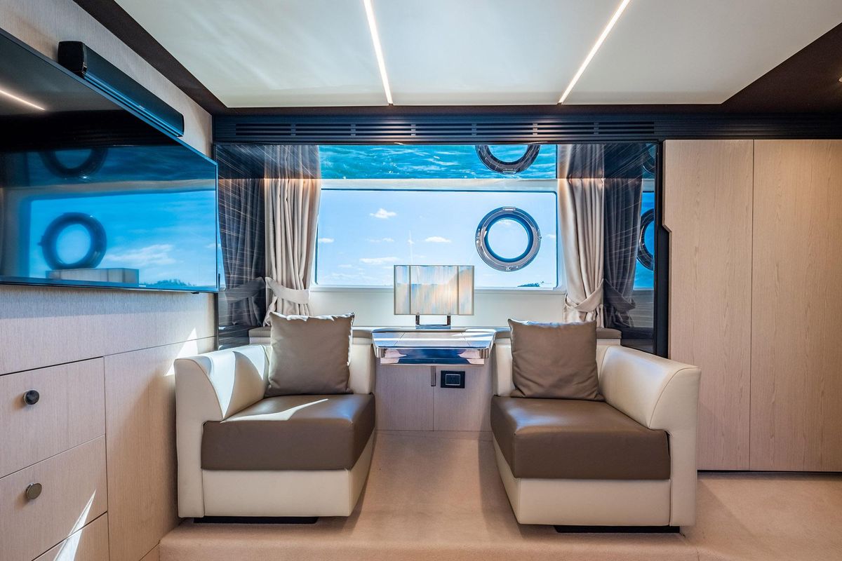 2017 Azimut 66 