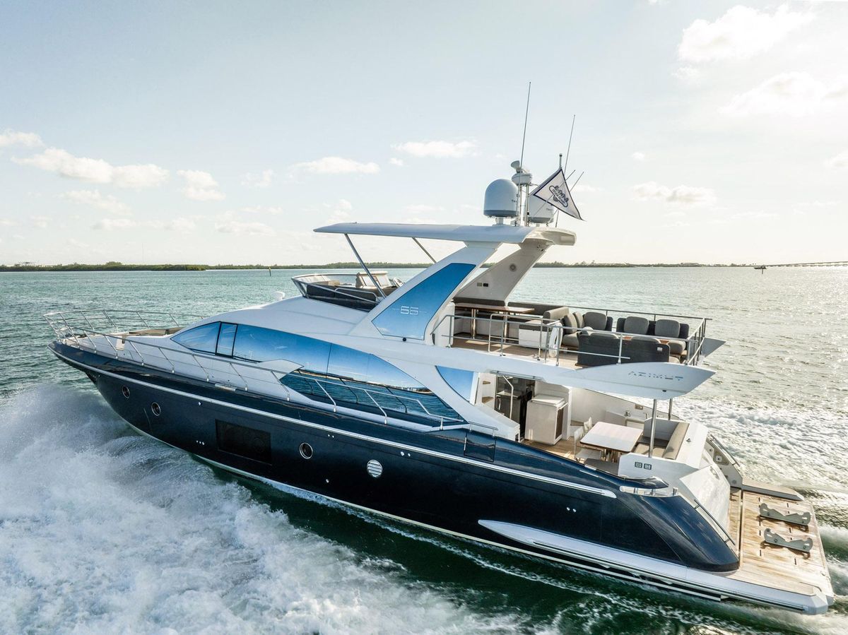 2017 Azimut 66 