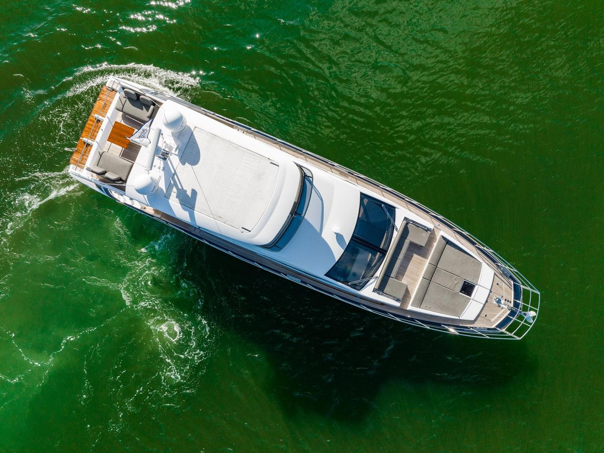 2017 Azimut 66 