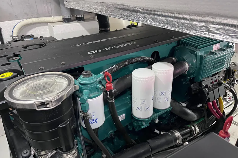  Yacht Photos Pics Engine compartment of 2024 Galeon 425 HTS with Volvo Penta D6-IPS500 engine.