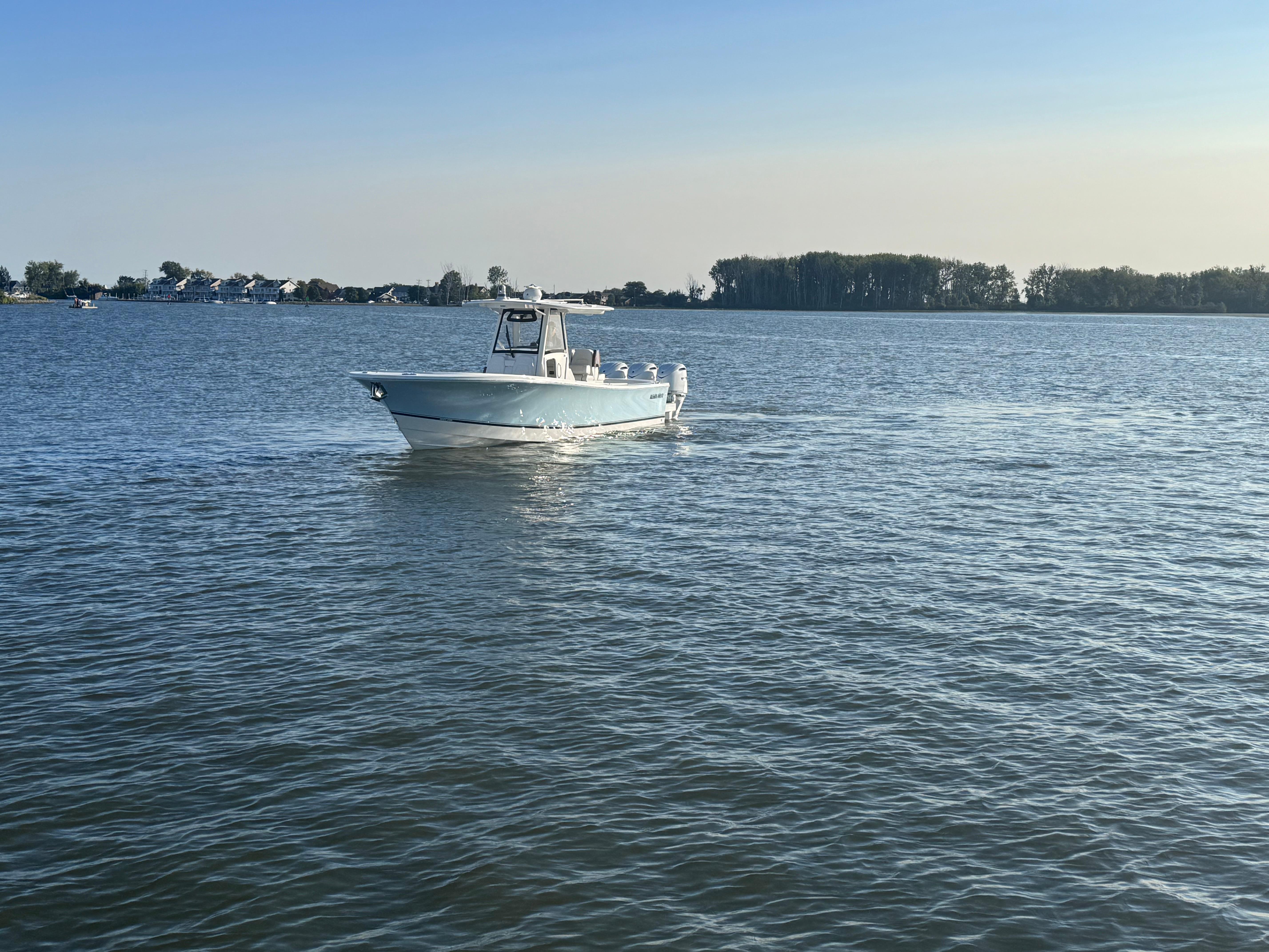 2025 Regulator 34 Center Console Walkaround Konsol till salu YachtWorld