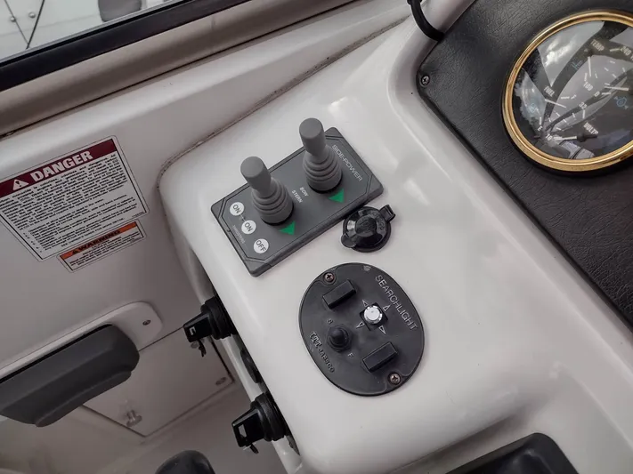 Trades Welcome Yacht Photos Pics Control panel of a 1999 Carver 530 Voyager Pilothouse boat.