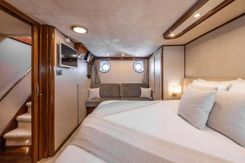 Sissi Yacht Photos Pics 